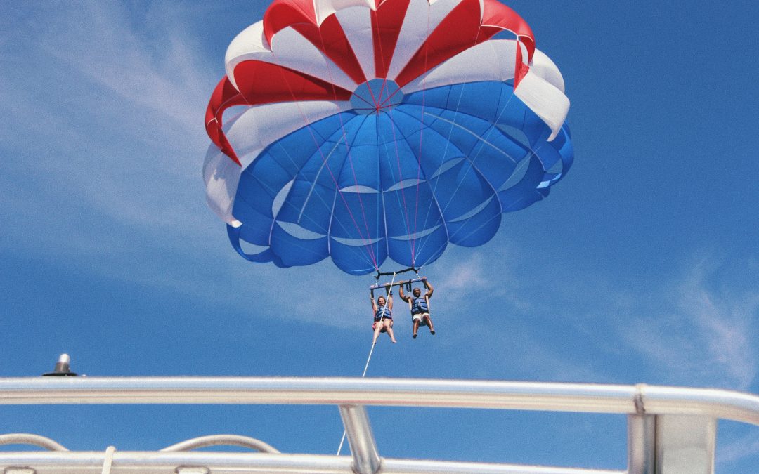 The Complete Guide to Parasailing in Destin, Florida